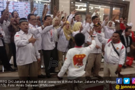 Relawan Prabowo Nyanyikan Indonesia Raya, Kubu Jokowi Selawatan - JPNN.COM
