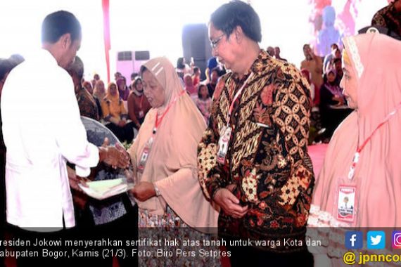 Presiden Jokowi Bagikan 5.000 Sertifikat Tanah untuk Warga Bogor - JPNN.COM