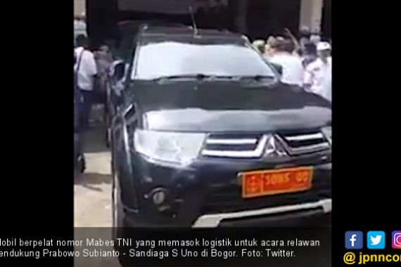 Viral, Mobil Berpelat TNI Bawa Logistik untuk Acara Relawan Prabowo - Sandi - JPNN.COM