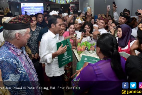 Jokowi Takjub Melihat Arsitektur Pasar Badung - JPNN.COM