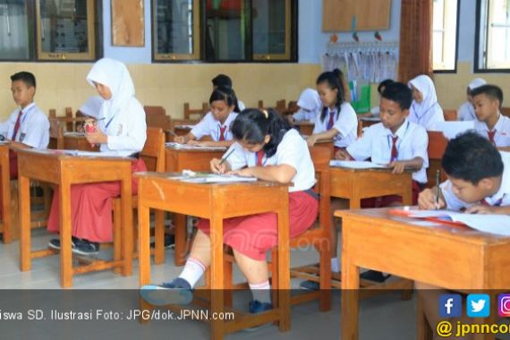 PPDB Sistem Zonasi: Anak tak Perlu Belajar yang Penting Rumah Dekat Sekolah - JPNN.COM