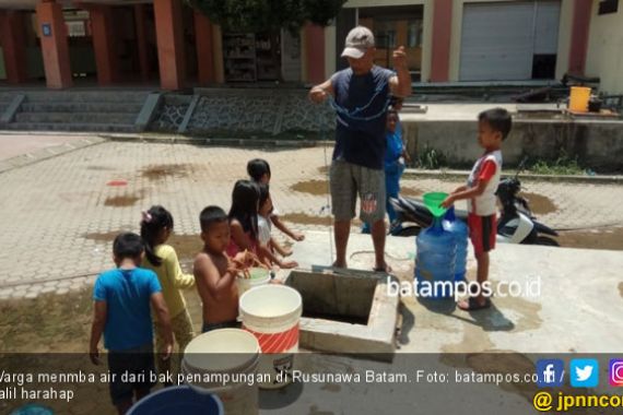 Penghuni Rusunawa Batamec Kekurangan Air Bersih - JPNN.COM