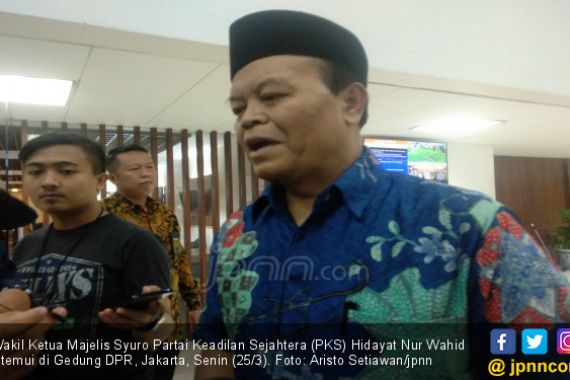 Prabowo Bertandang ke Kantor PKS, HNW: Jangan Curiga Dong - JPNN.COM