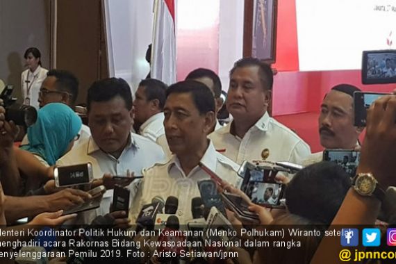 Wiranto Jamin TNI Polri Sudah Siap 17 April Nanti - JPNN.COM