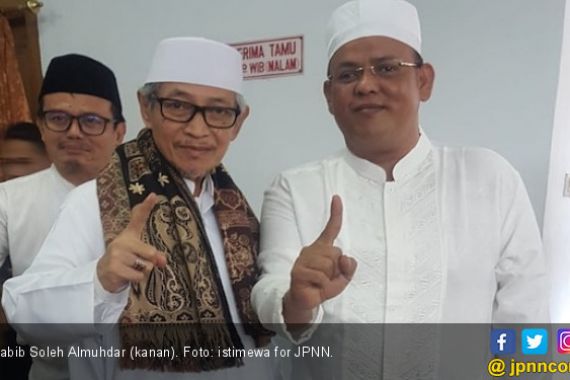 Habib Soleh Anggap Wajar Stiker Ucapan Terima Kasih ke Jokowi - JPNN.COM