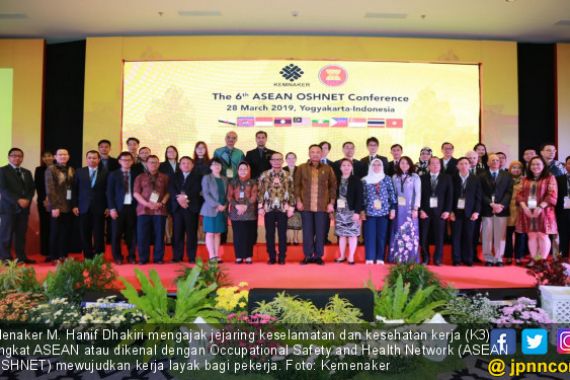 Menaker Hanif Dhakiri Ajak ASEAN Wujudkan Kerja Layak Bagi Pekerja - JPNN.COM