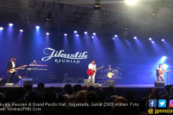 Jikustik Reunian Membuka Konser dengan Maaf - JPNN.COM