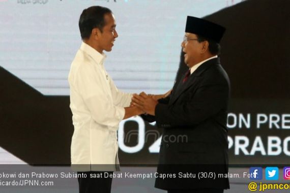 Jokowi saat Debat Keempat Capres: Percayalah Kepada saya Pak Prabowo - JPNN.COM