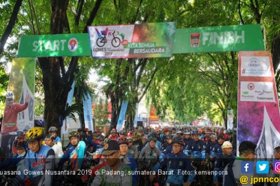 Ribuan Peserta Gowes Nusantara 2019 Pertama Dilepas di Padang - JPNN.COM
