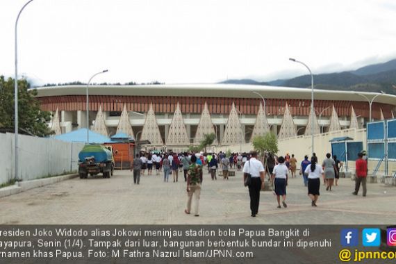 Jokowi Senang Melihat Stadion Bola Papua Bangkit - JPNN.COM