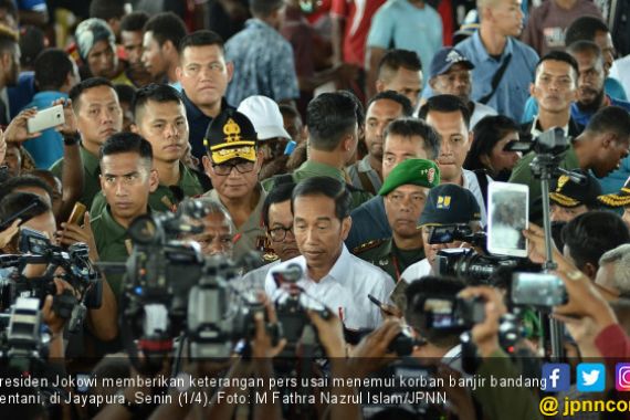 Jokowi Perintahkan Korban Banjir Sentani Direlokasi - JPNN.COM