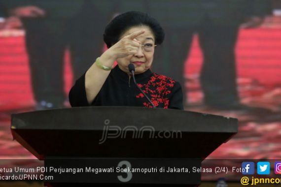 Bu Mega Beber Cerita Pernah Ditawati Masuk Golkar di Era Orba - JPNN.COM