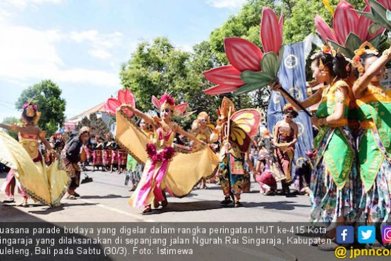 Parade Budaya Meriahkan HUT ke-415 Kota Singaraja - JPNN.COM