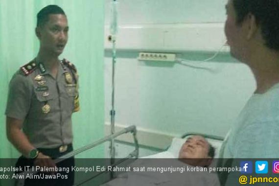 Pasutri Pemilik Toko Emas di Palembang Dibacok Perampok - JPNN.COM