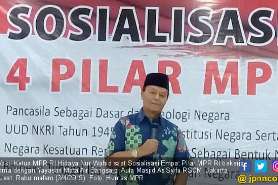 Hidayat Nur Wahid: Umat Islam Ikut Menyelamatkan Pancasila dan NKRI - JPNN.COM