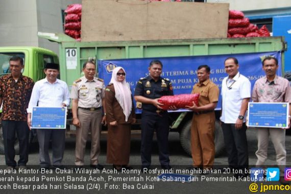Bea Cukai Hibahkan 20 Ton Bawang Merah kepada Pemkot Banda Aceh - JPNN.COM