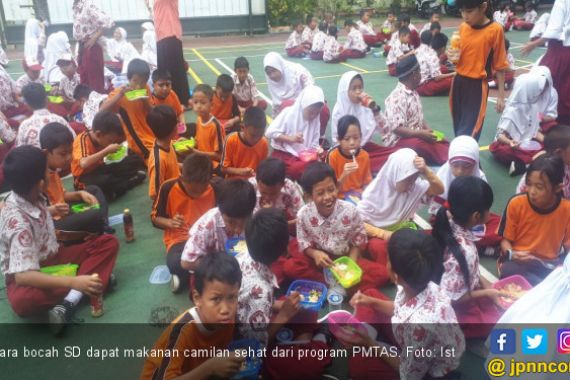 Program Anies Berikan Makanan Gratis Anak Sekolah Disukai Emak - Emak - JPNN.COM