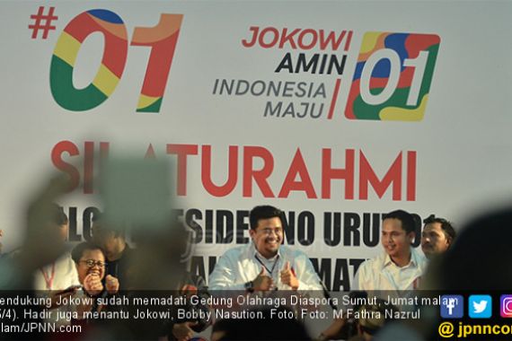 Meriahkan Kampanye di Sumut, Menantu Jokowi Ikut Goyang Jempol - JPNN.COM