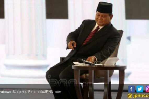 Masa Tenang, Prabowo Ziarah Makam Ayah Hingga Resmikan Masjid - JPNN.COM