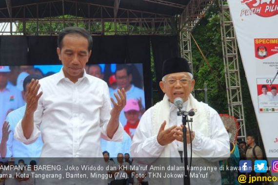 Berkampanye Bareng Jokowi, Kiai Ma'ruf Baca Doa Lagi - JPNN.COM