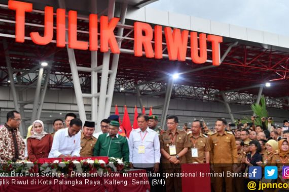 Jokowi Resmikan Pengembangan Bandara Tjilik Riwut Palangkaraya - JPNN.COM