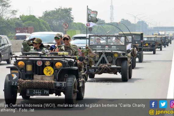 Pencinta Jeep Willys Berbagi Kebahagiaan ke Korban Tsunami Banten - JPNN.COM