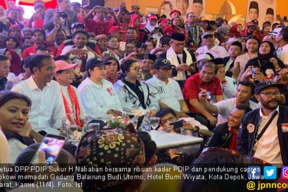 Pendukung Jokowi Membeludak, Sukur Nababan Pecahkan Rekor di Depok - JPNN.COM