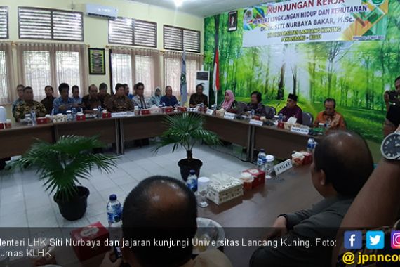 KLHK Ukir Sejarah di Riau, Beri SK Hutan Pendidikan untuk Unilak - JPNN.COM