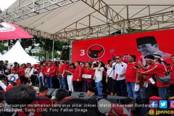 Konser Putih Jokowi - Ma'ruf: Massa PDIP Memilih Tak Masuk GBK - JPNN.COM