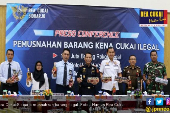 Bea Cukai Sidoarjo Musnahkan Belasan Juta Batang Rokok Ilegal - JPNN.COM