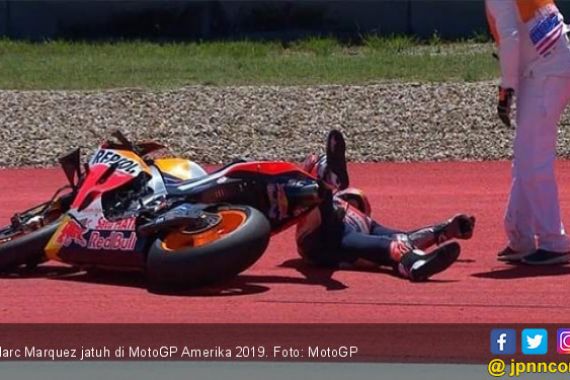 Detik - Detik Marquez Jatuh di MotoGP Amerika, Oh! Cewek yang di Tengah Itu - JPNN.COM