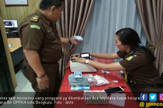Mantan Pejabat Pemkot Bengkulu Kembalikan Kerugian Negara ke Jaksa - JPNN.COM