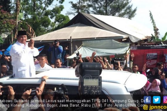 Emak-Emak Hambalang Semangati Prabowo usai Mencoblos - JPNN.COM