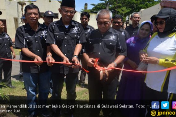 Kemendikbud: Pendekatan Zonasi Bukan Lewat Sanksi - JPNN.COM