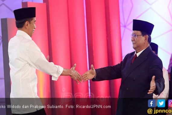 Rekapitulasi Suara Manual Pilpres 2019: Jokowi vs Prabowo, Selisih Hampir 1 Juta - JPNN.COM