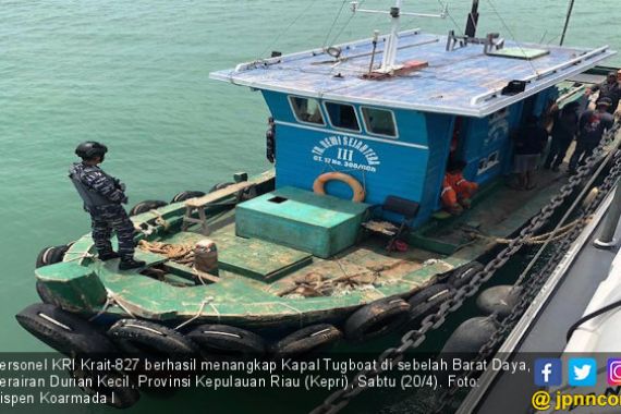 Personel KRI Krait Tangkap Kapal Tugboat di Perairan Durian, Nih Alasannya - JPNN.COM