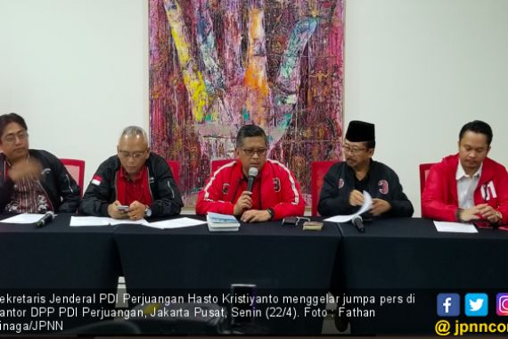 Banyak Karangan Bunga untuk Prabowo, Duh Kebahagiaan Semu Belaka - JPNN.COM