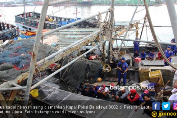 Dua Kapal Pencuri Ikan Asal Vietnam Ditangkap di Perairan Natuna - JPNN.COM