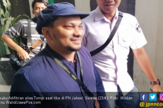 Kesaksian dr Tompi soal Kejanggalan Lebam di Wajah Ratna Sarumpaet - JPNN.COM
