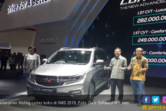 Melantai di IIMS 2019, Cek Harga Wuling Cortez CT dan Confero S ACT - JPNN.COM