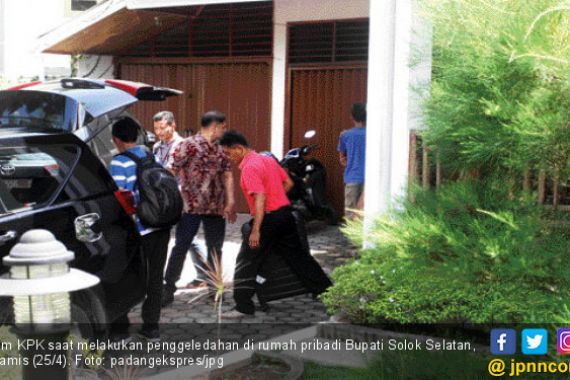 KPK Geledah Rumah Bupati Solsel, Sejumlah Dokumen Proyek Disita - JPNN.COM