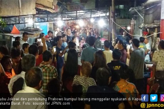 Teladan Warga Kapuk: Pendukung Jokowi dan Prabowo Syukuran dan Ngopi Bareng - JPNN.COM
