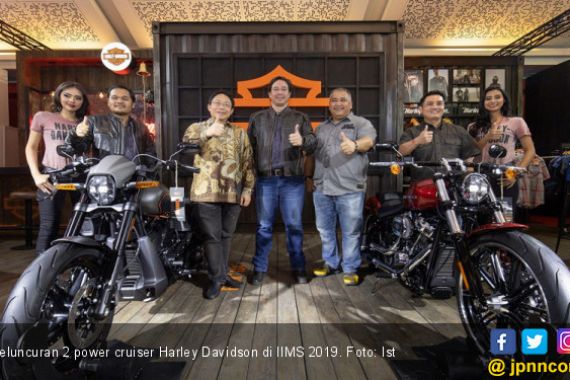 2 Cruiser Harley Davidson Mengaspal di Indonesia, Cek Harganya! - JPNN.COM