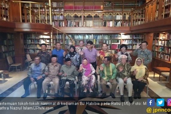 Mahfud MD Ungkap Isi Pertemuan Para Tokoh Bangsa di Kediaman BJ Habibie - JPNN.COM