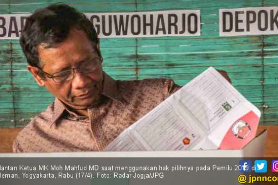 Lihat Nih, Ternyata Prof Mahfud dan Andi Arief Akrab Banget - JPNN.COM