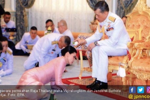 Raja Thailand Nikahi Pengawal - JPNN.COM