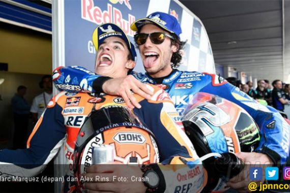 Gara-Gara Ini Marquez Serahkan Kemenangan MotoGP Inggris ke Alex Rins - JPNN.COM