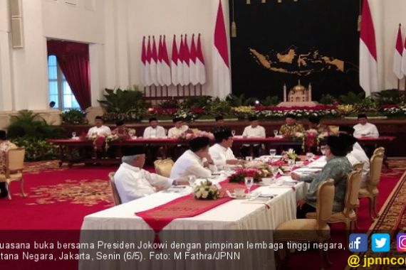 Pimpinan Lembaga Tinggi Negara Buka Bersama di Istana, Fadli Zon Tak Kelihatan - JPNN.COM
