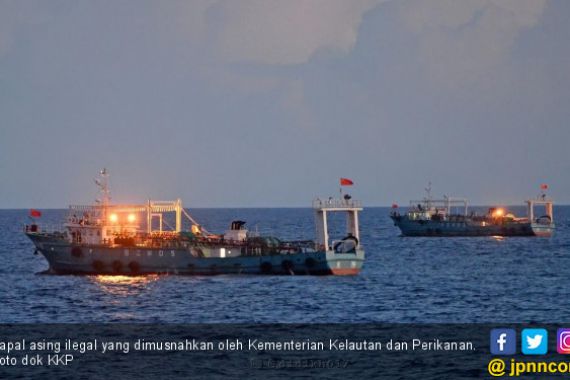 KKP Tangkap Kapal Ikan Ilegal Berbendera Malaysia - JPNN.COM