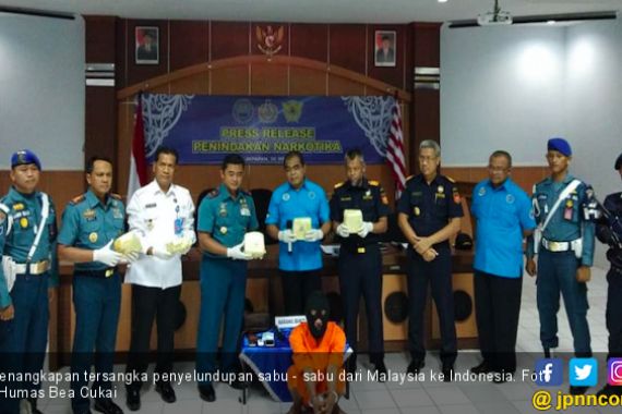 Bea Cukai, BNN dan TNI Gagalkan Penyelundupan 5,4 kg Sabu - Sabu - JPNN.COM